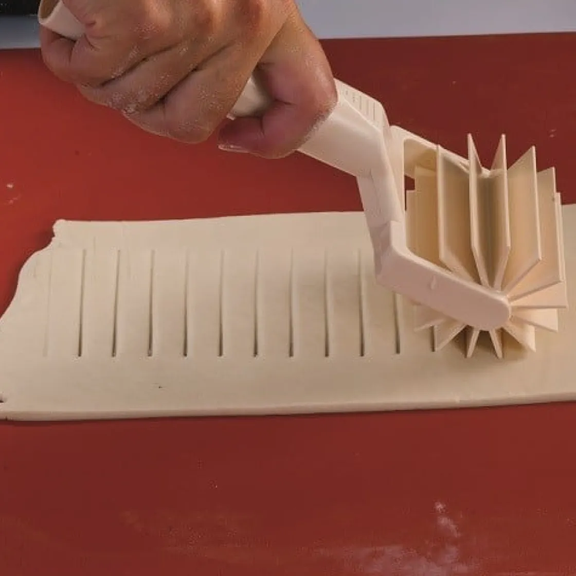 Overig Appelcarreesnijwiel kunststof 65mm* Brood En Vlaai Decoratie|Bakhulpmiddelen