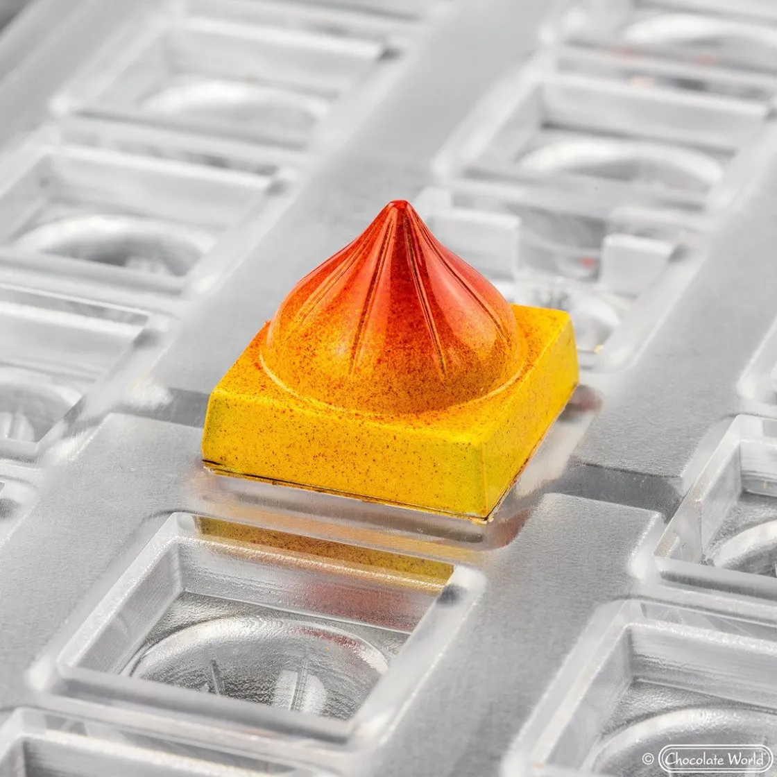 Chocolate World Bonbonvorm Koepel (24x) 26x26x23,5mm*** Bonbonvormen