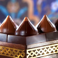 Chocolate World Bonbonvorm Koepel (24x) 26x26x23,5mm*** Bonbonvormen