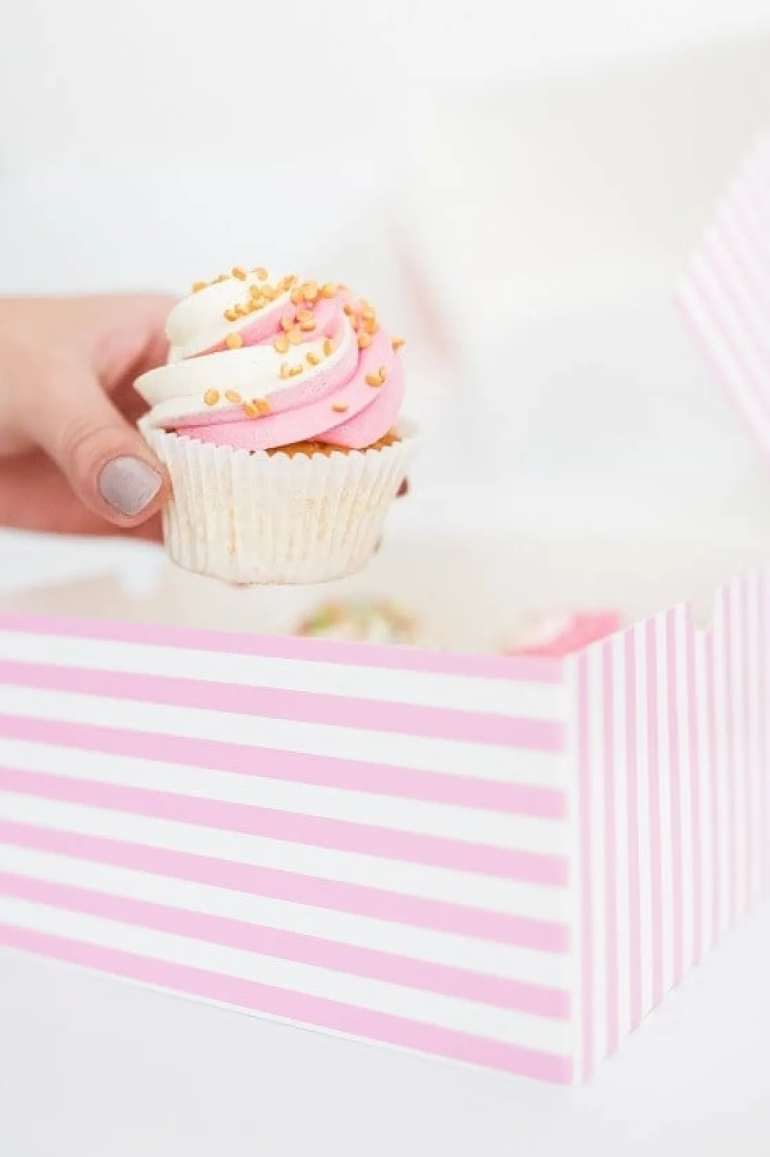 BrandNewCake Confetti Goud 4mm 500gr.* Ijsdips|Eetbare Strooisels