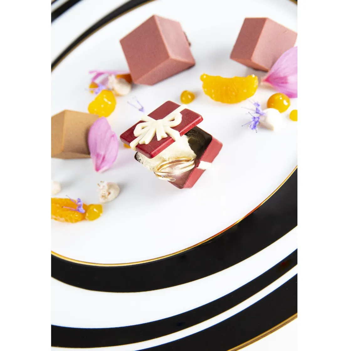 Dobla Chocoladedecoratie Geschenkdoos 3D (28 stuks)* Figuur Decoraties|Chocolade Decoraties