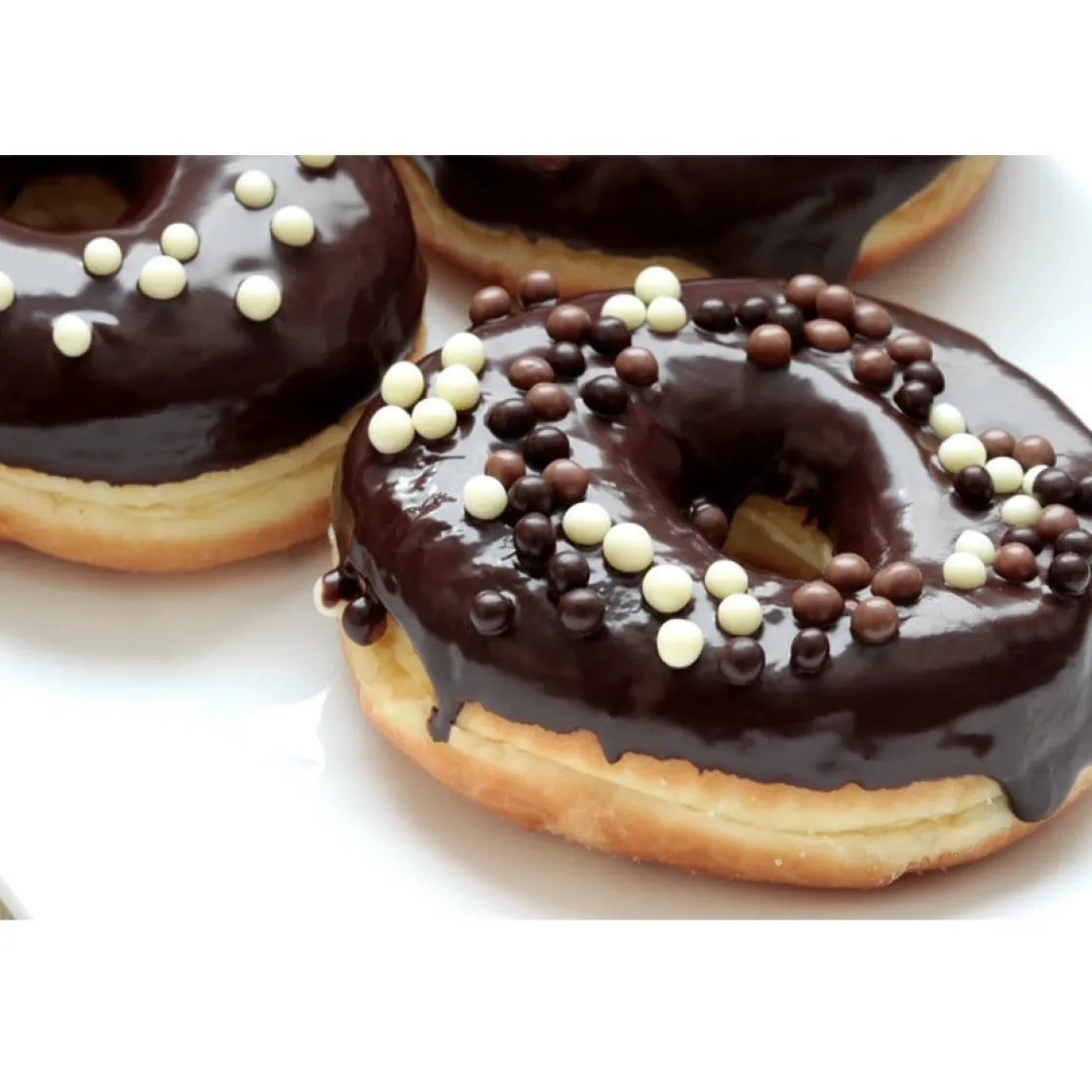 Irca Crunchy Chocoladeparels Mix 2kg*** Chocolade Decoraties|Ijsdips