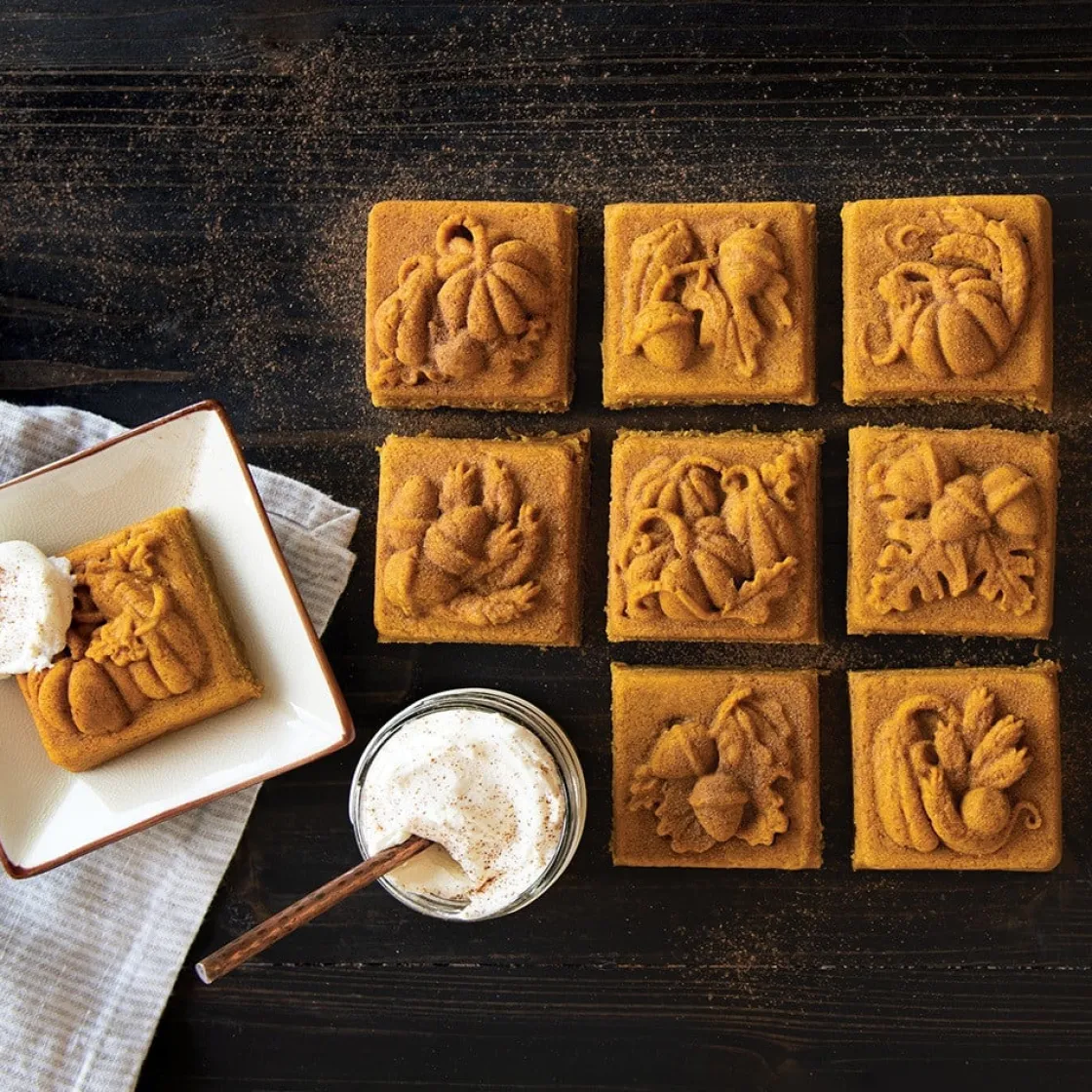 Nordic Ware Herfst Bakvorm Vierkant* Speciale Bakvormen