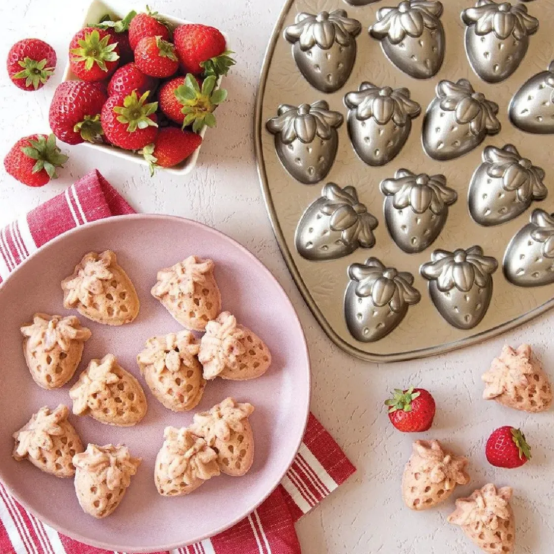 Nordic Ware Mini Aardbei Bakvorm* Speciale Bakvormen
