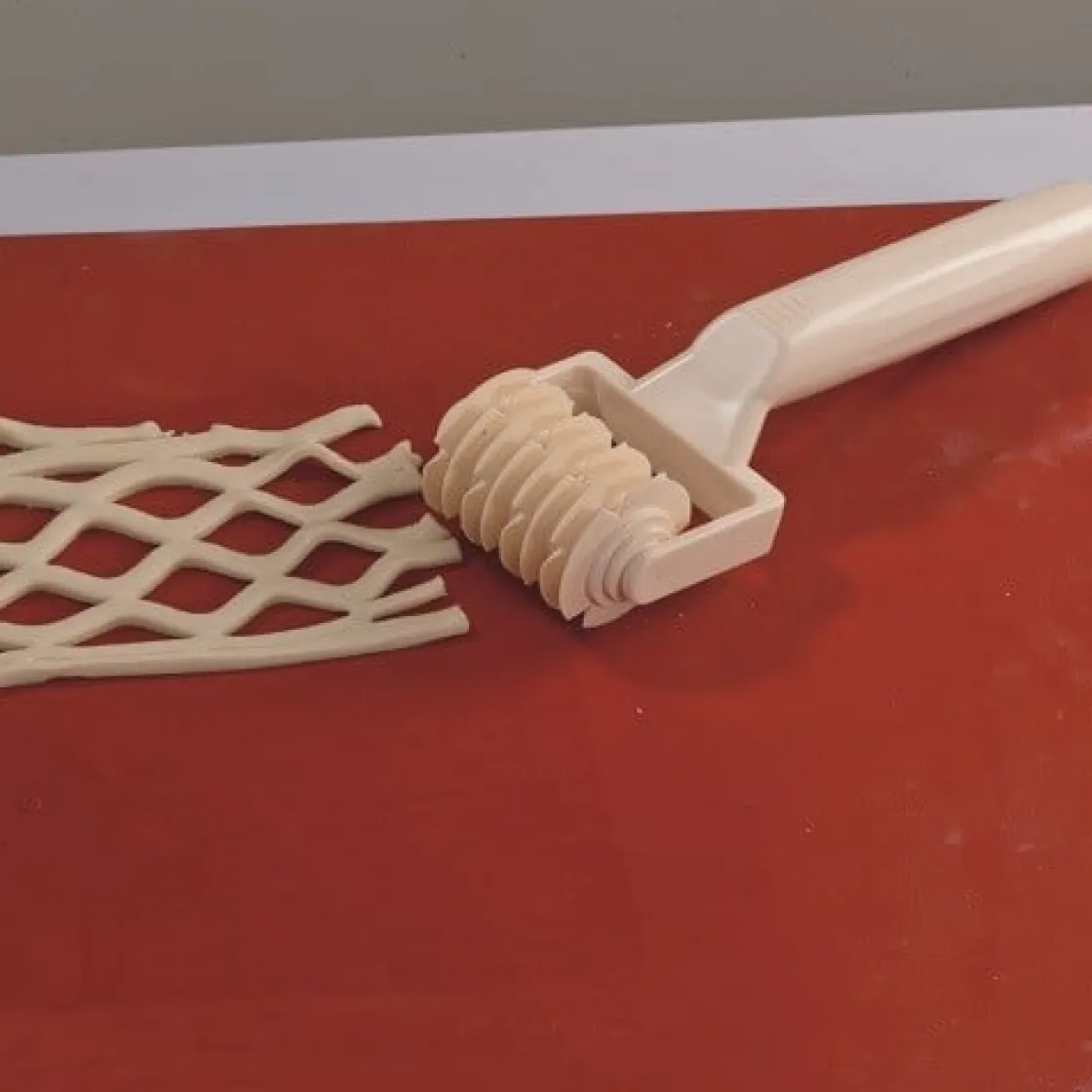 Overig Vlaairuitenroller kunststof 12cm* Brood En Vlaai Decoratie|Bakhulpmiddelen